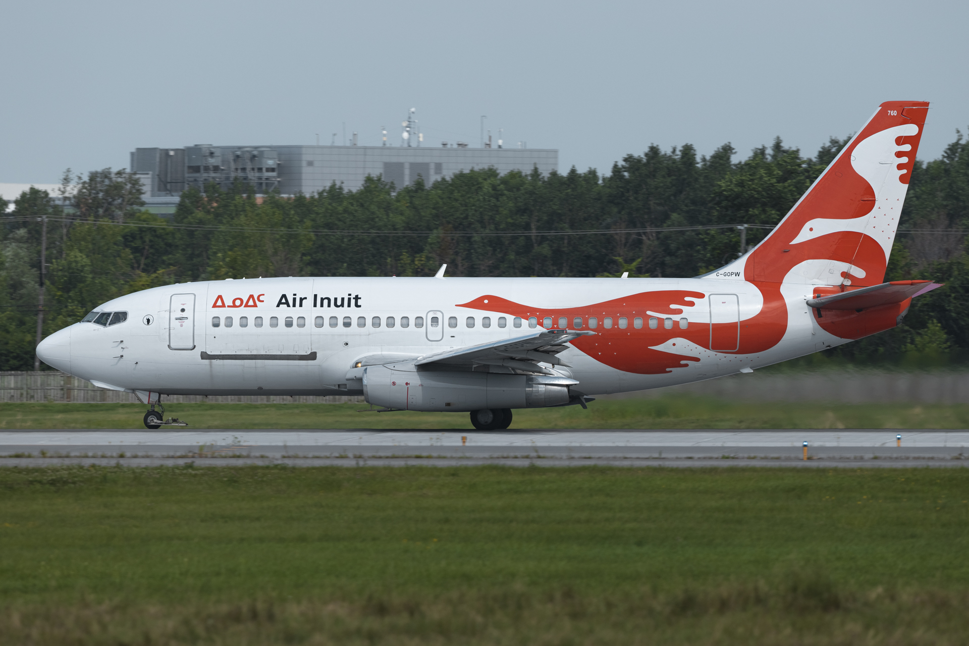Air Inuit 737