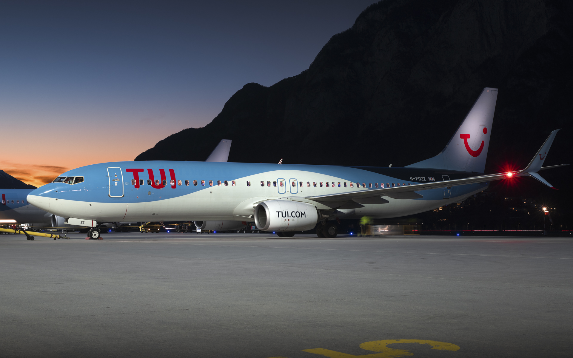 TUI 737